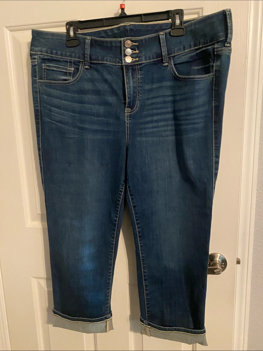 Classic Dark Blue Women’s Capri Jeans